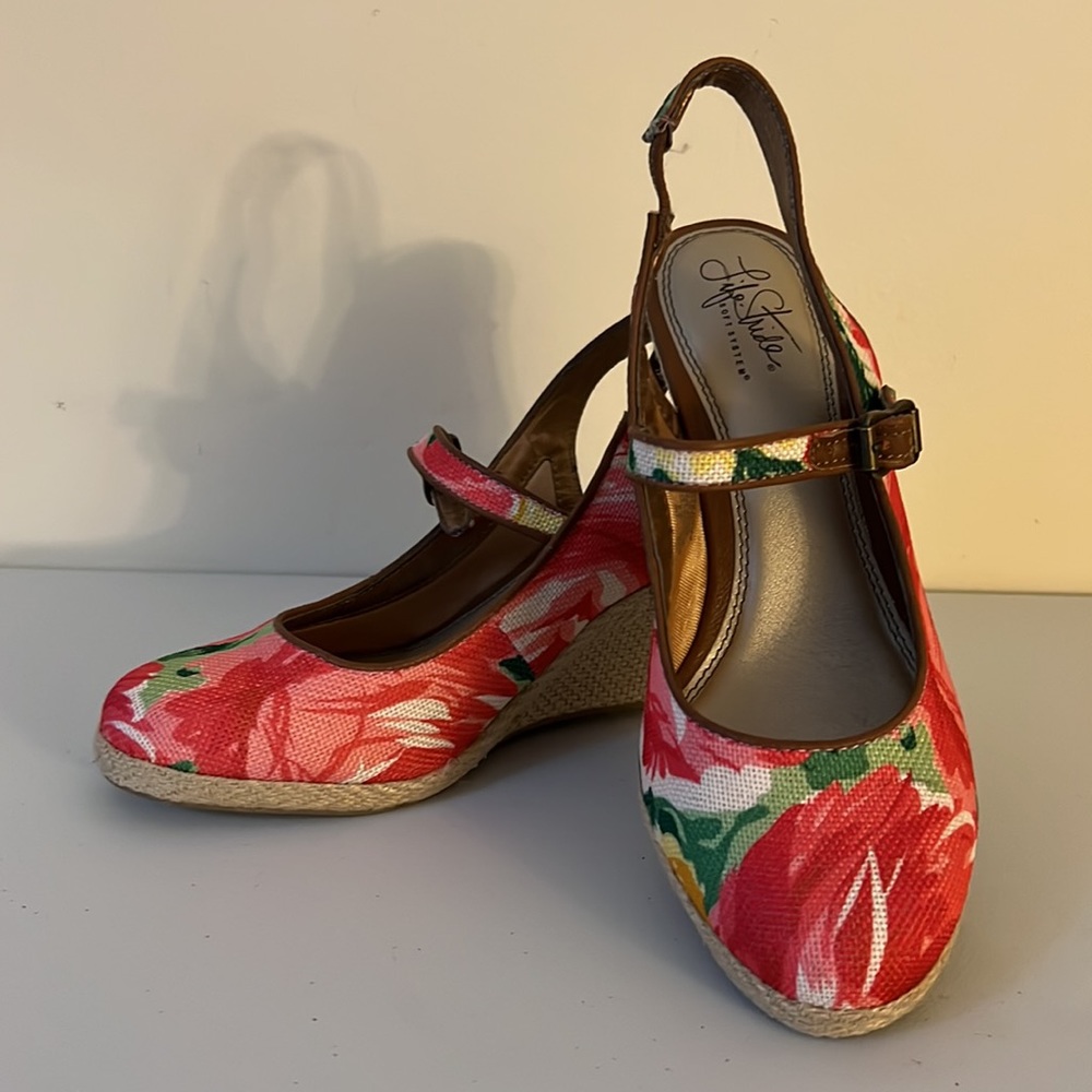 Life Stride Countess Floral Mary Jane Wedges
